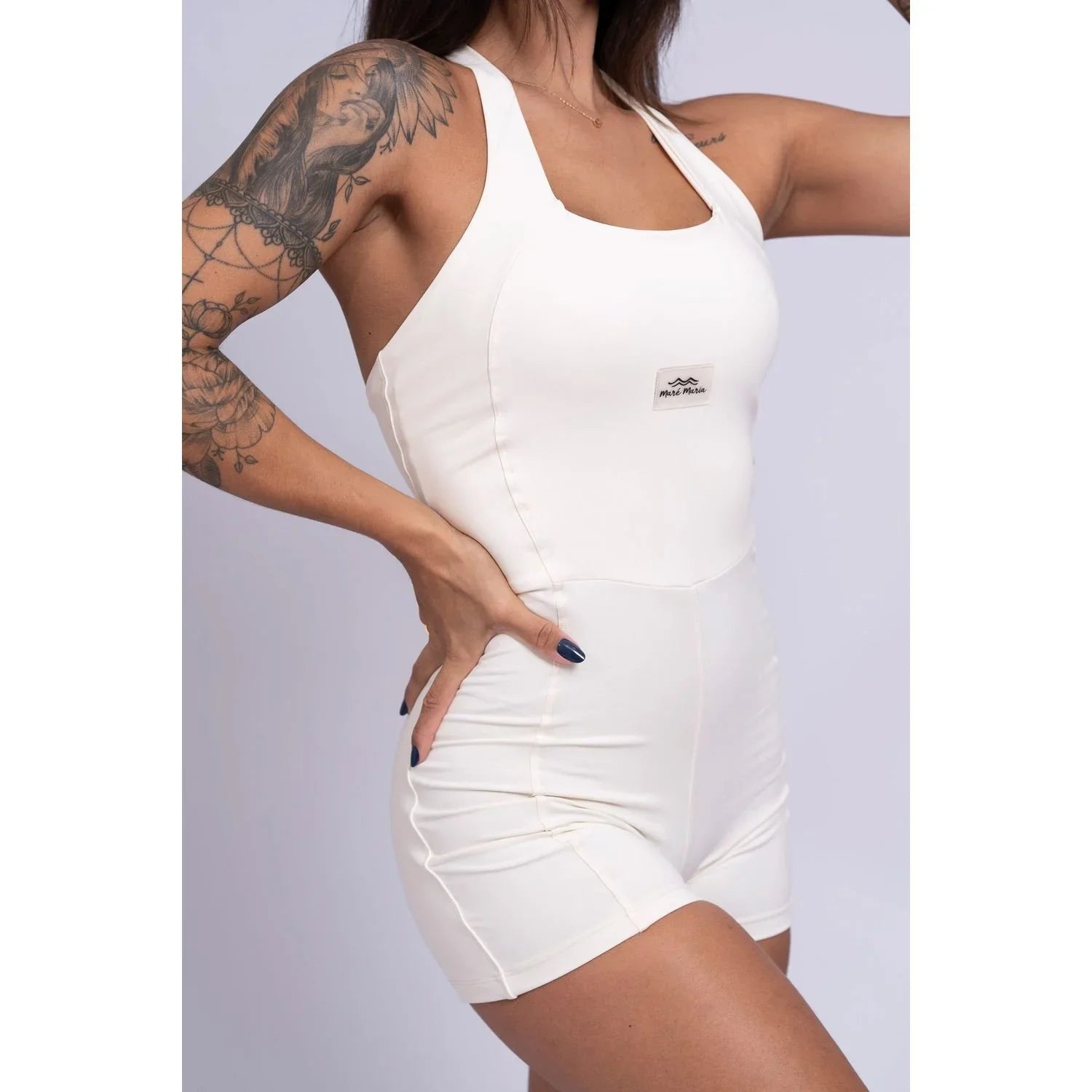 Macaquinho Fitness Native Off White Frente Unica com compressão