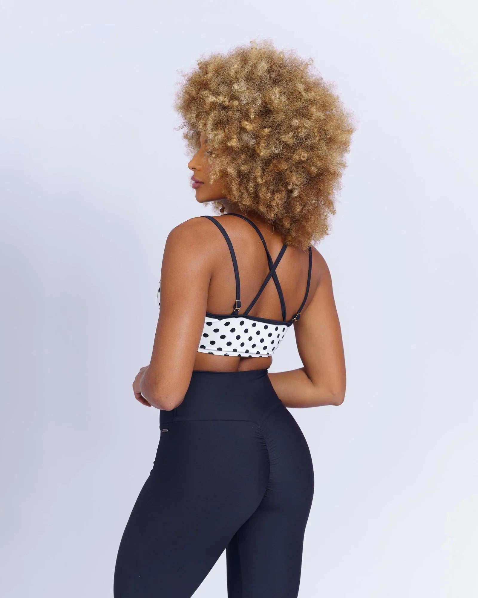 Calça Legging Slim Preta empina bumbum