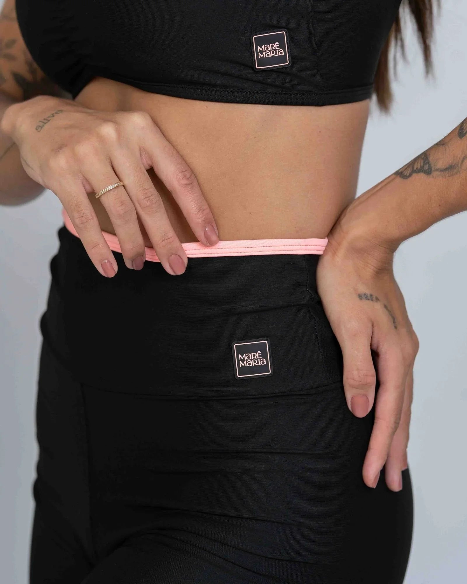 Short Fitness Line Super Black com Coral