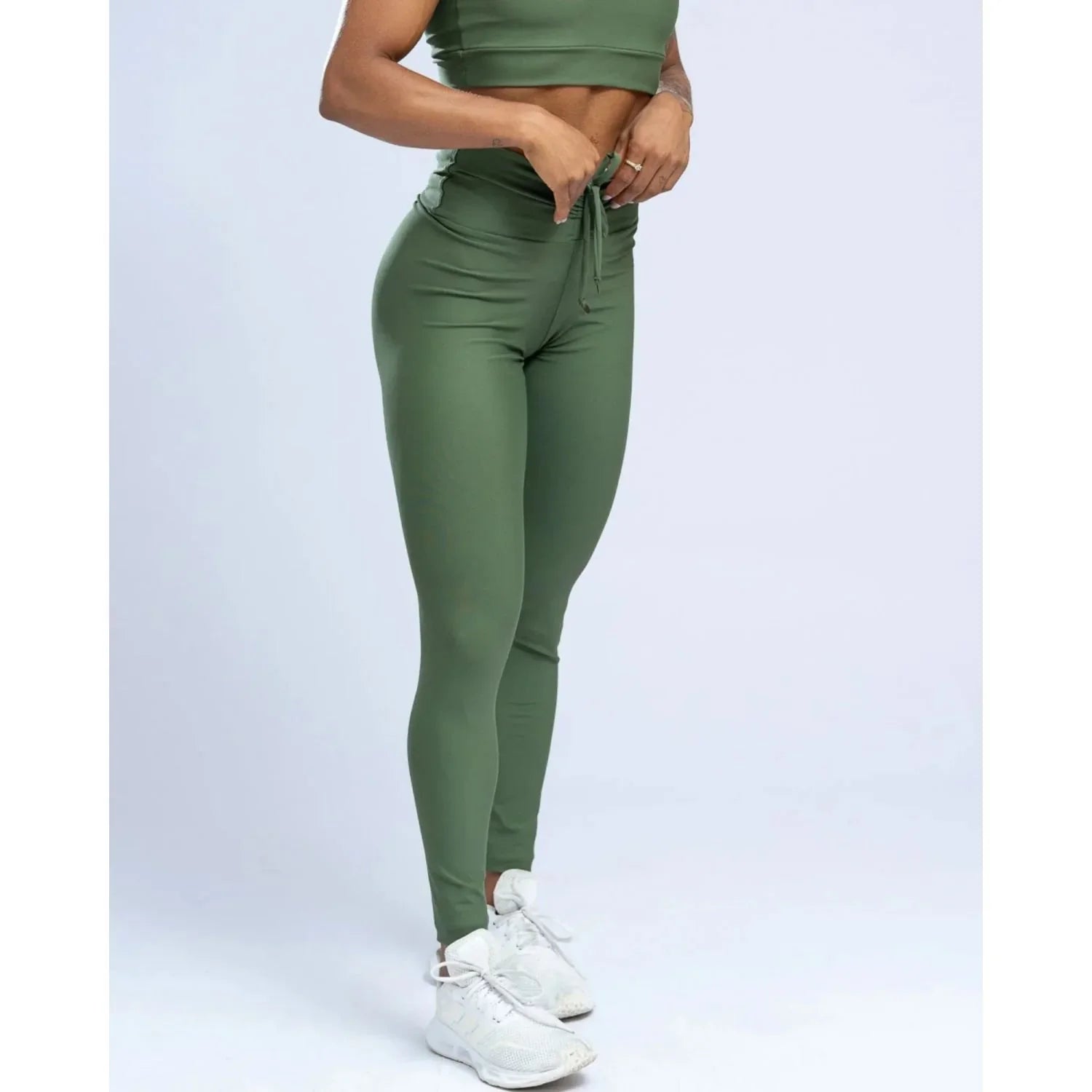 Calça Legging Fitness empina bumbum Slim Verde Militar