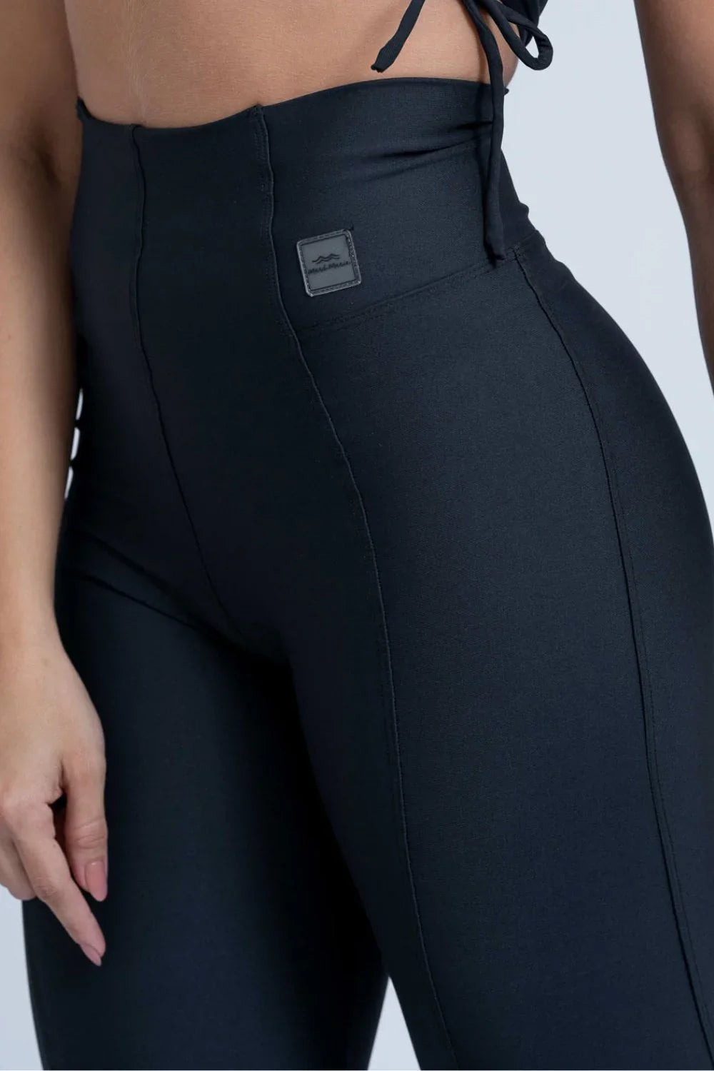 Calça Legging fitness Classic Preta com compressão e sem empina bumbum