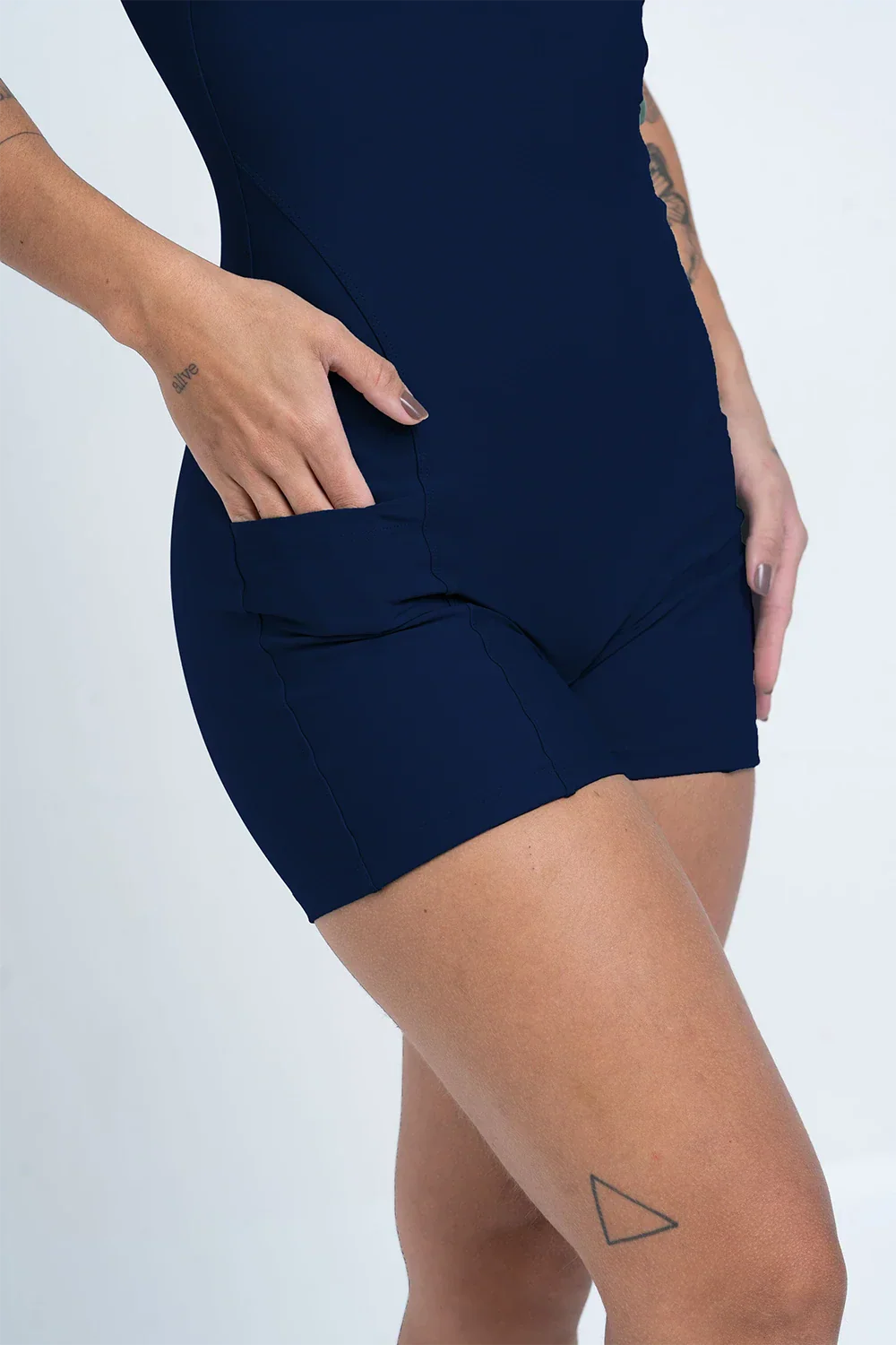 Macaquinho Flow Azul Marinho com bolso